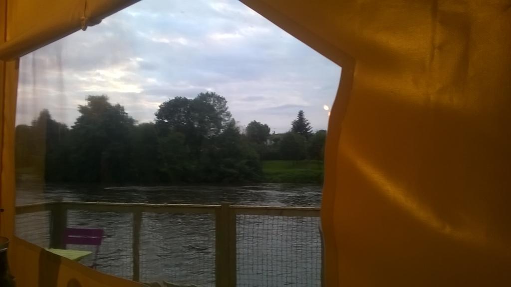 Camping Des Ribieres Confolens Exteriör bild