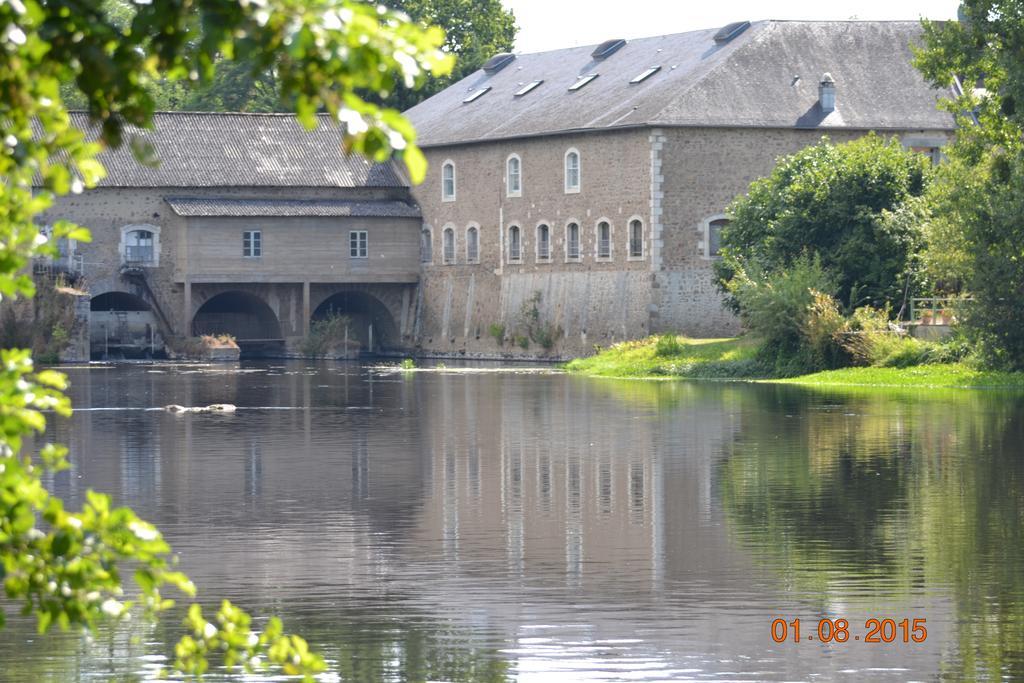 Camping Des Ribieres Hotell Confolens Exteriör bild