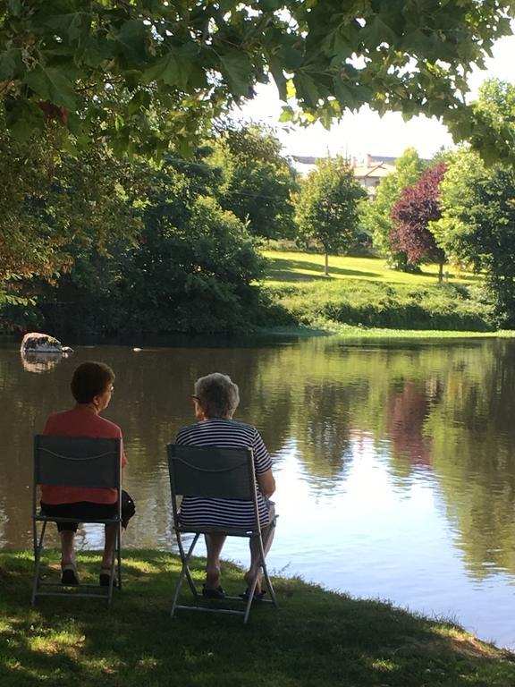 Camping Des Ribieres Confolens Exteriör bild