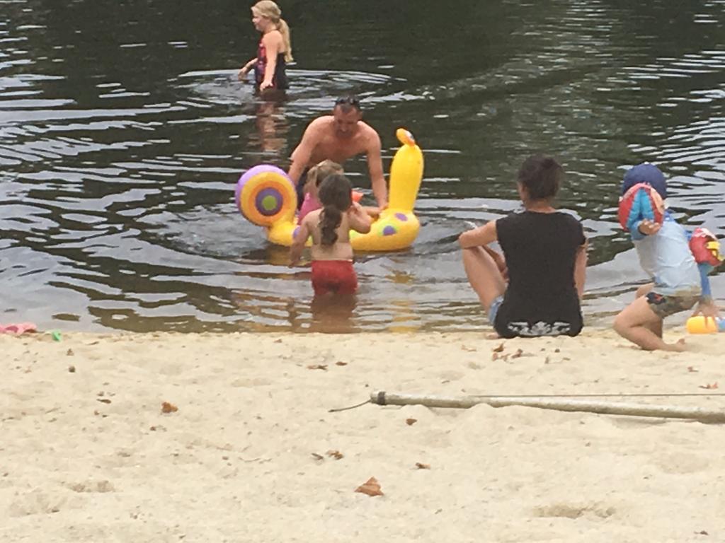 Camping Des Ribieres Confolens Exteriör bild