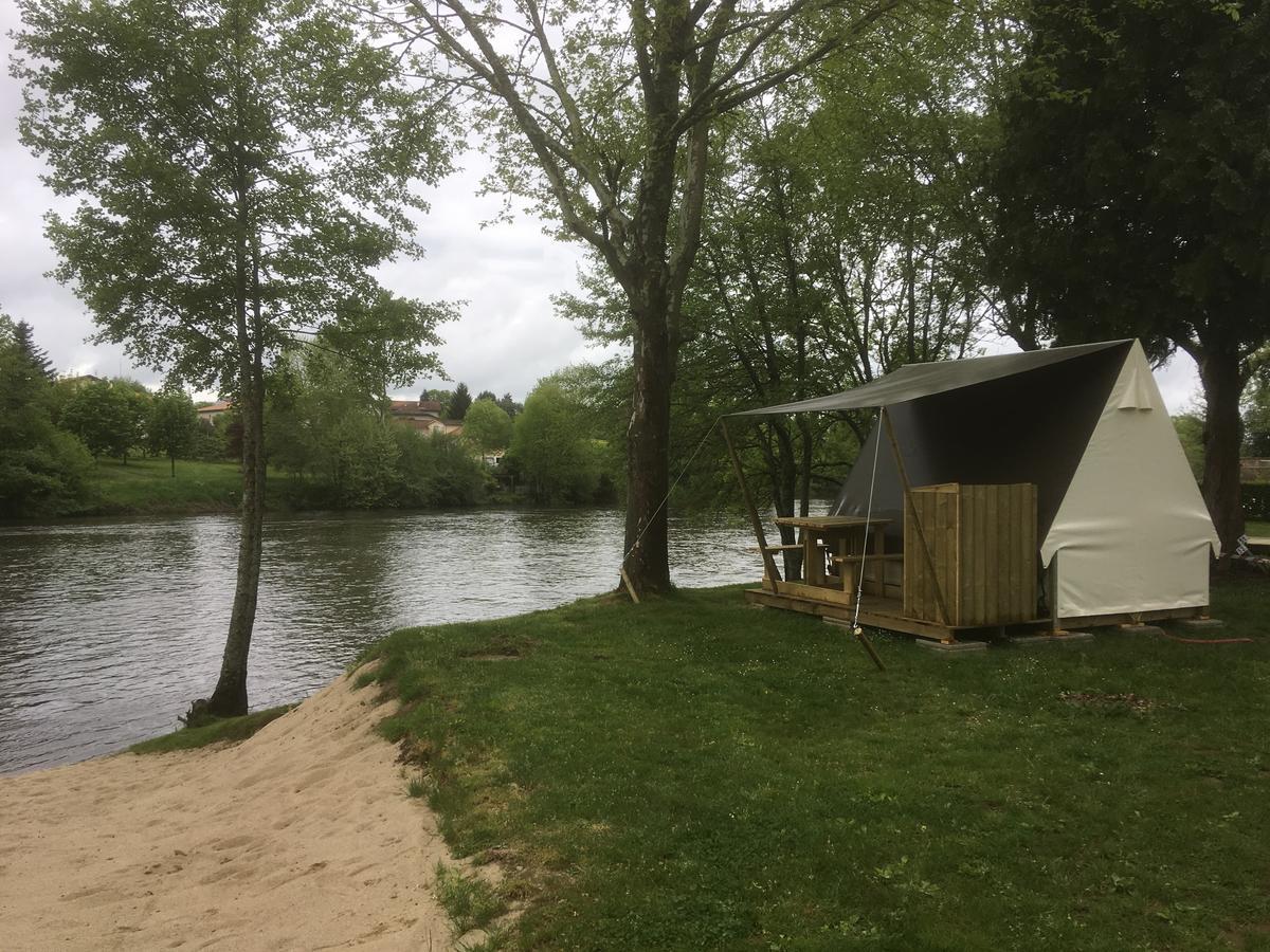 Camping Des Ribieres Hotell Confolens Exteriör bild