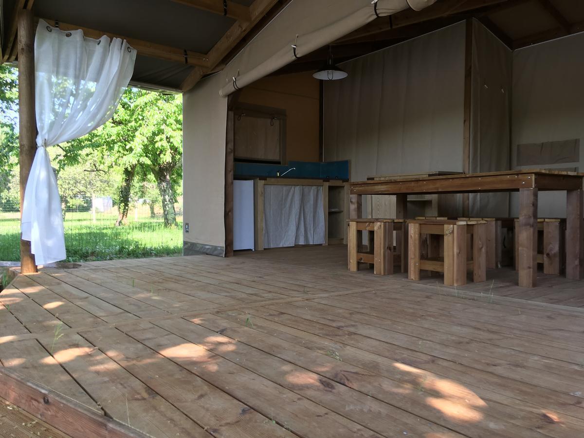 Camping Des Ribieres Confolens Exteriör bild
