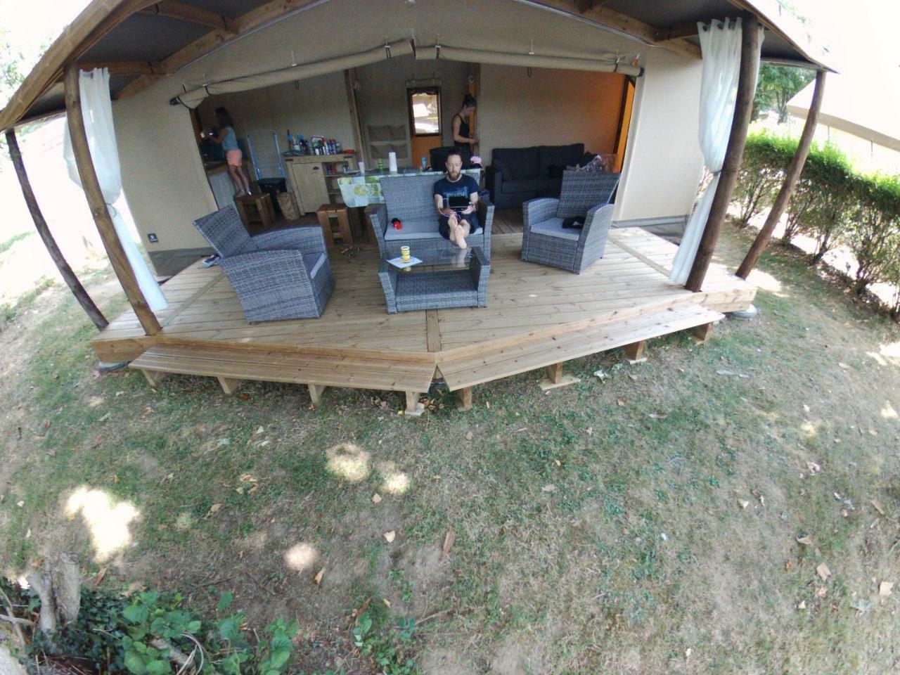Camping Des Ribieres Confolens Exteriör bild